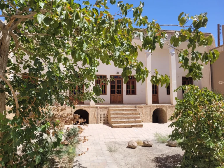 کافه موزه راه ابریشم (عمارت لطفی)